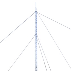 SYSCOM TOWERS KTZ-30E-012P Kit de Torre Arriostrada de Techo de 12 m con Tramo STZ30 Galvanizado Electrolitico (No incluye retenida).