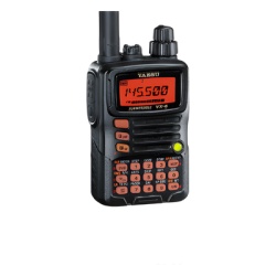 YAESU VX6R Radio portatil de uso rudo triple banda incluye antena Q3000210 bateria FNB80LI de Li-Ion 700 mAh clip y cargador NC-72B.