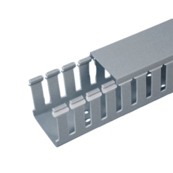 PANDUIT FC2X4LG2 Canaleta Ranurada de PVC con Tapa Tipo F 57.2 mm de Ancho 104.1 mm de Alto y 2 m de Largo Color Gris