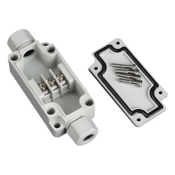 PRECISION PST-PBT-3P Caja de Conexion Exterior con Terminales Intermedias para 3 Lineas (Tornillo simple). Incluye Glandulas.