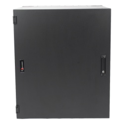 SIEMON WC3-S101-18 Gabinete de Montaje en Pared / 18U / 737 mm (29 in) Ancho / 762 mm (30 in) Profundidad / Paneles Laterales Ventilados / Puerta Solida Frontal / Placa Trasera Abatible con Knockouts