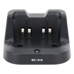 TXBC213 Cargador de Escritorio para Baterías de Radios / 800 mA Máximo / 2.5 Horas de Carga / Indicadores LED Multicolor / 12.0 - 16.0 V CC
