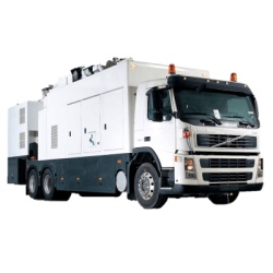 NUCTECH MT-1213-DE Sistema Móvil de Inspección de Vehículos y Carga / Acelerador Lineal Dual-energía 6/3 MeV / Penetración 320 mm Acero / Discriminación de Materiales / Modo Drive-through 150 Vehículos/hora / Integración LPR, CCR y Radiactividad