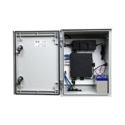PRECISION PST-UPS-BAT1 KIT de Gabinete de Poliester (300 x 400 x 200 mm) + Controlador de Carga con Switch PoE (5) + Bateria de 12V 7Ah