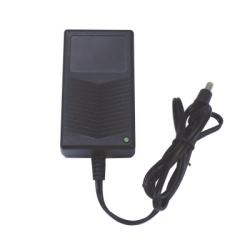 EPCOM POWERLINE P15DC3A Fuente de Poder de 15 Vcc Regulada / 3 Amp / Voltaje de Entrada de 100 - 240 VCA