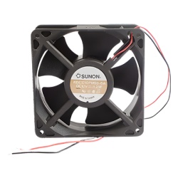 Syscom SP205 Ventilador de 12 V KDE1212 120 x 38.5 mm 83 CFM.