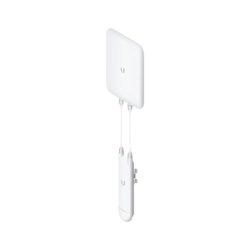 UBIQUITI UAP-AC-M-SEC Access Point UniFi MESH con antena sectorial de 90Â° 802.11ac MIMO 2X2 hasta 100 usuarios.
