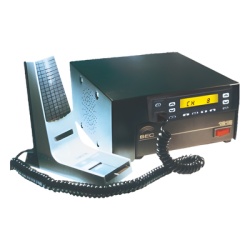 Syscom SKB-8302HK2 Radiobase con radio KENWOOD TK8302HK2 400-470 MHz 8 Canales 45 W de Potencia.