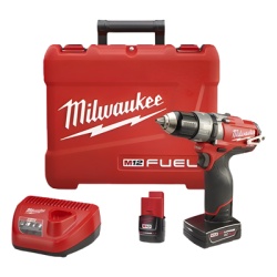 VARIOS 240-422 Kit de Taladro Percusion / Atornillador de 1/2" MILWAUKEE