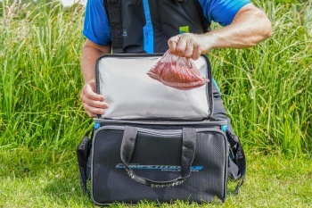 GEANTA PRESTON COMPETITION XS SMALL BAIT BAG PENTRU MOMELI - Img 11