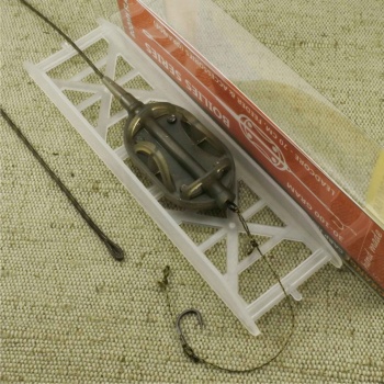 MONTURA FEEDER ORANGE NR.4 50GR METHOD ROOMY FLAT