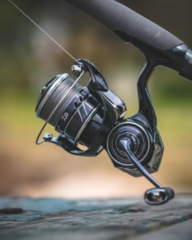 MULINETA DAIWA 23 TATULA MQ LT 2500D-XH - Img 2