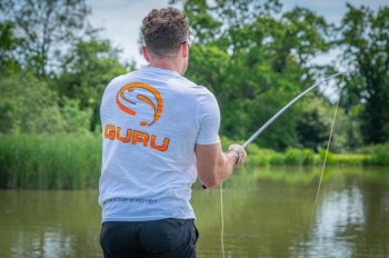 TRICOU GURU SEMI LOGO TEE WHITE MAR.M - Img 3