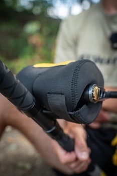 HUSA MULINETA BLACK CAT BUSTER REEL NEOPRENE COVER - Img 7