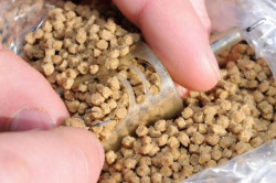 METHOD FEEDER GURU IN LINE PELLET 28G MAR.L