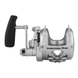 MULTIPLICATOR PENN INTERNATIONAL VISX 50 LEVER DRAG SILVER 3.5:1 / 1.3:1 RIGHT