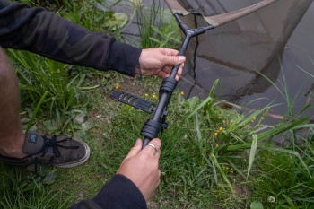 SUPORT MINCIOG AVID CARP LOK DOWN LANDING NET HOLDER - Img 9