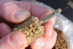 METHOD FEEDER GURU IN LINE PELLET 28G MAR.L