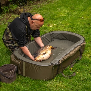SALTEA DE PRIMIRE AVID CARP PRO-TECT DELUXE 126X72X26CM - Img 7