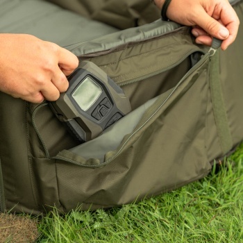SALTEA DE PRIMIRE AVID CARP PRO-TECT DELUXE 126X72X26CM - Img 14