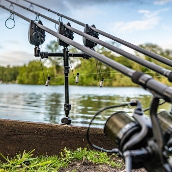 SUPORT ADAPTOR DE PONTON AVID CARP LOK DOWN ADJUSTABLE STAGE STAND - Img 5