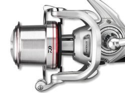 MULINETA DAIWA EMBLEM 35 SCW QD SURF 5000