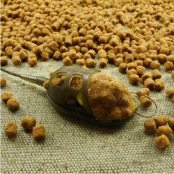 MOMITOR METHOD FEEDER ORANGE HAND FLAT DF440 40GR BULK