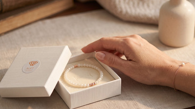 Bratara Handmade pentru Cadou: Cum Alegi Cand Nu Ii Stii Exact Marimea sau Stilul
