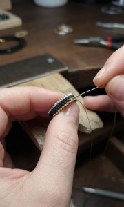 Alet - Inel Handmade Lat din Margele Miyuki Negru, Argintiu si Auriu