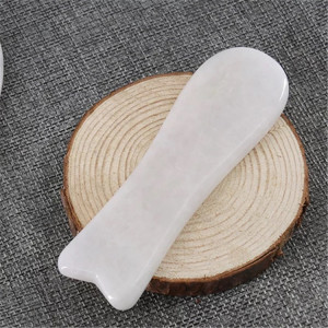 Piatra Gua Sha din Jad Alb pentru masaj Forma De Peste 11 cm - Img 1