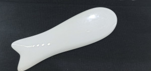 Piatra Gua Sha din Jad Alb pentru masaj Forma De Peste 11 cm - Img 2