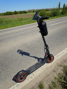 Trotinetă electrică SHARY , 350W, 35 km autonomie, pliabilă, roți 8.5" + CADOU borsetă impermeabilă și suport telefon - Img 8