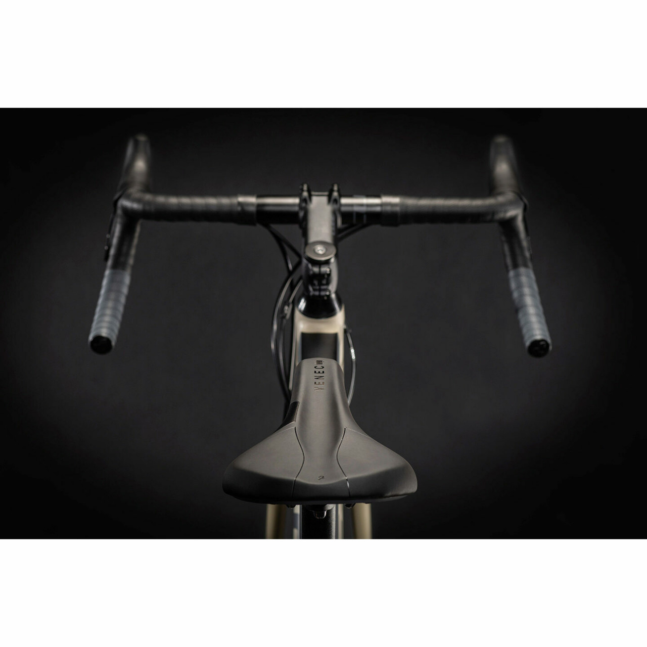 Bicicleta Cube Nuroad Pro Desert/Black 2021