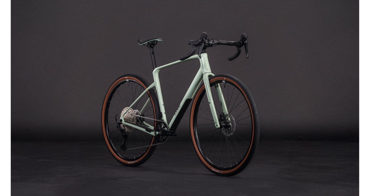 Bicicleta Cube NUROAD C:62 ONE, Aloegreen BLACK, 2026 - 28