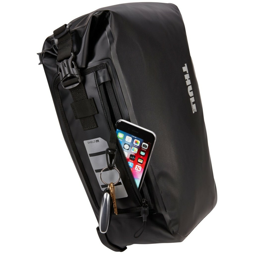 【極美品】THULE/ shield pannier 17L バックパック Geanta portbagaj THULE Shield Pannier 17L - Black