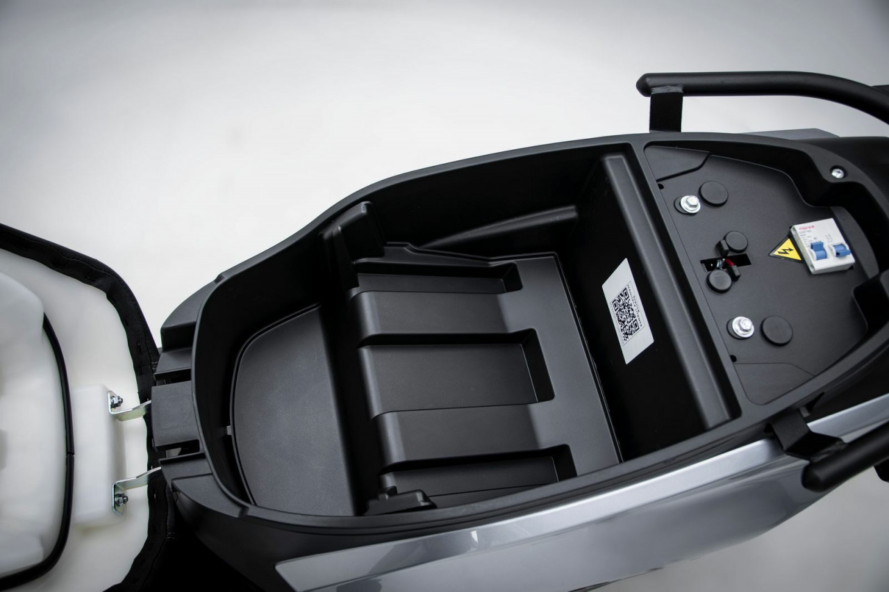 Scuter Electric ZT-38 T9 ZTECH Electric Scooter 2600W 72V 23Ah