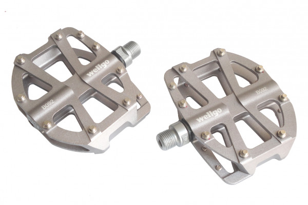 Pedale Wellgo B092 rulmenti cuie schimbabile gri anodizat