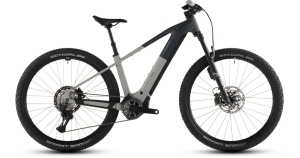 Bicicleta Electrica Cube REACTION HYBRID SLT 800, Reedbeige SAGEBRUSHGREEN, 2026 - 29"