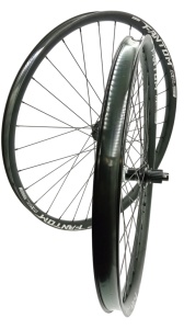 Roti Funn Fantom Boost Mullet 27,5"R/29''F, jante Fantom AM40, 32H, Tubeless, valva presta 44mm, ax fata 15x110mm, ax spate 12x148mm, ptr, frana disc (6 suruburi) caseta Shimano Micro Spline, negru anodizat