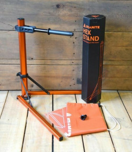 Suport Granite Hex Stand, alu 6061 cu adaptor M20 pentru butuc pedalier Shimano si geanta de transport, AM