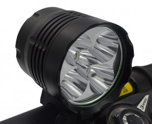 Far Eastpower EBL304 cu acumulator 4 led-uri Cree XM-L T6 2500 lumeni 3 functii