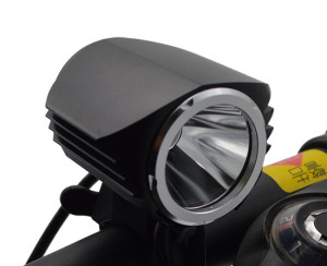 Far Eastpower EBL301E cu acumulatori 1Led CREE XM-L2 U2 900 Lumeni 4 functii