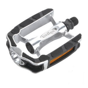 Pedale alu, Wellgo C169DU, argintii, corp turnat, antiderapante, bucse, reflectorizante, 366gr.