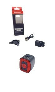 Lumina spate / Stop, cu senzor Frana, BRIVIGA (Eastpower) LW-Cube200, aluminiu / plastic, 9 moduri, incarcare USB typeC, prindere tija sa sau sub sa, negru, AM