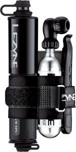Pompa manuală HV Pocket Drive Loaded cu CO2 Lezyne, negru lucios