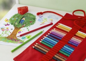 Rollup 18 Creioane Colorate Grip + Ascuțitoare Sleeve Faber-Castell - Img 4