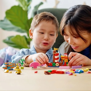 LEGO Classic, Distractie creativa in ocean, 333 piese - Img 3