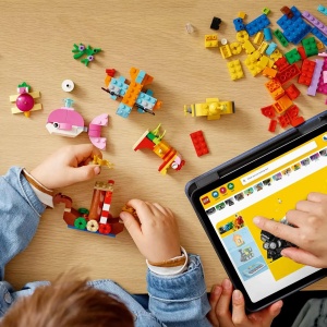 LEGO Classic, Distractie creativa in ocean, 333 piese - Img 4