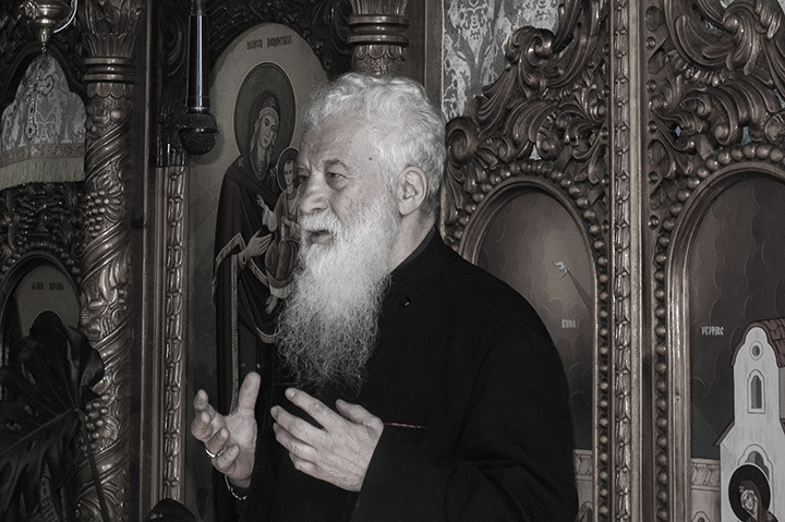 Dumnezeu face minuni când rugăciunea ta e unită cu rugăciunea preotului