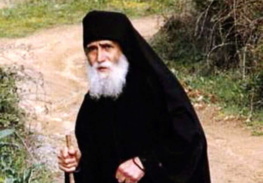 Dacă ai şti de câte ori a învăluit diavolul pământul cu coada lui ca să-l distrugă… însă nu-l lasă Dumnezeu....